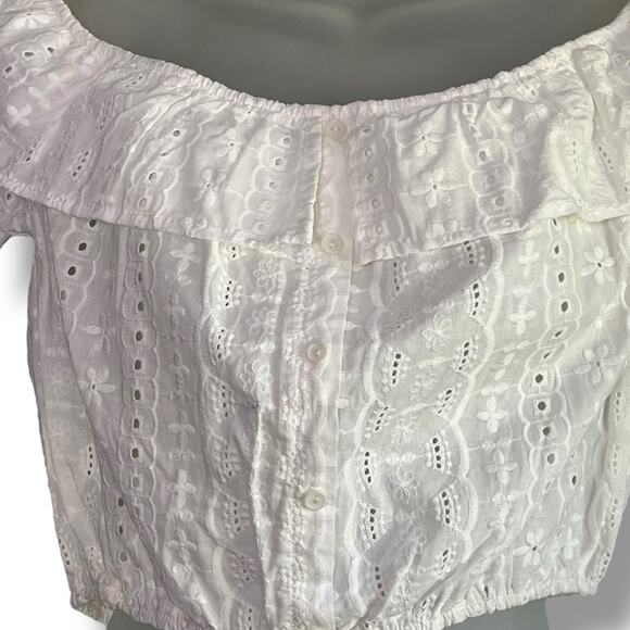 Ardene eyelet off the shoulder cropped summer top - Picture 3 of 8
